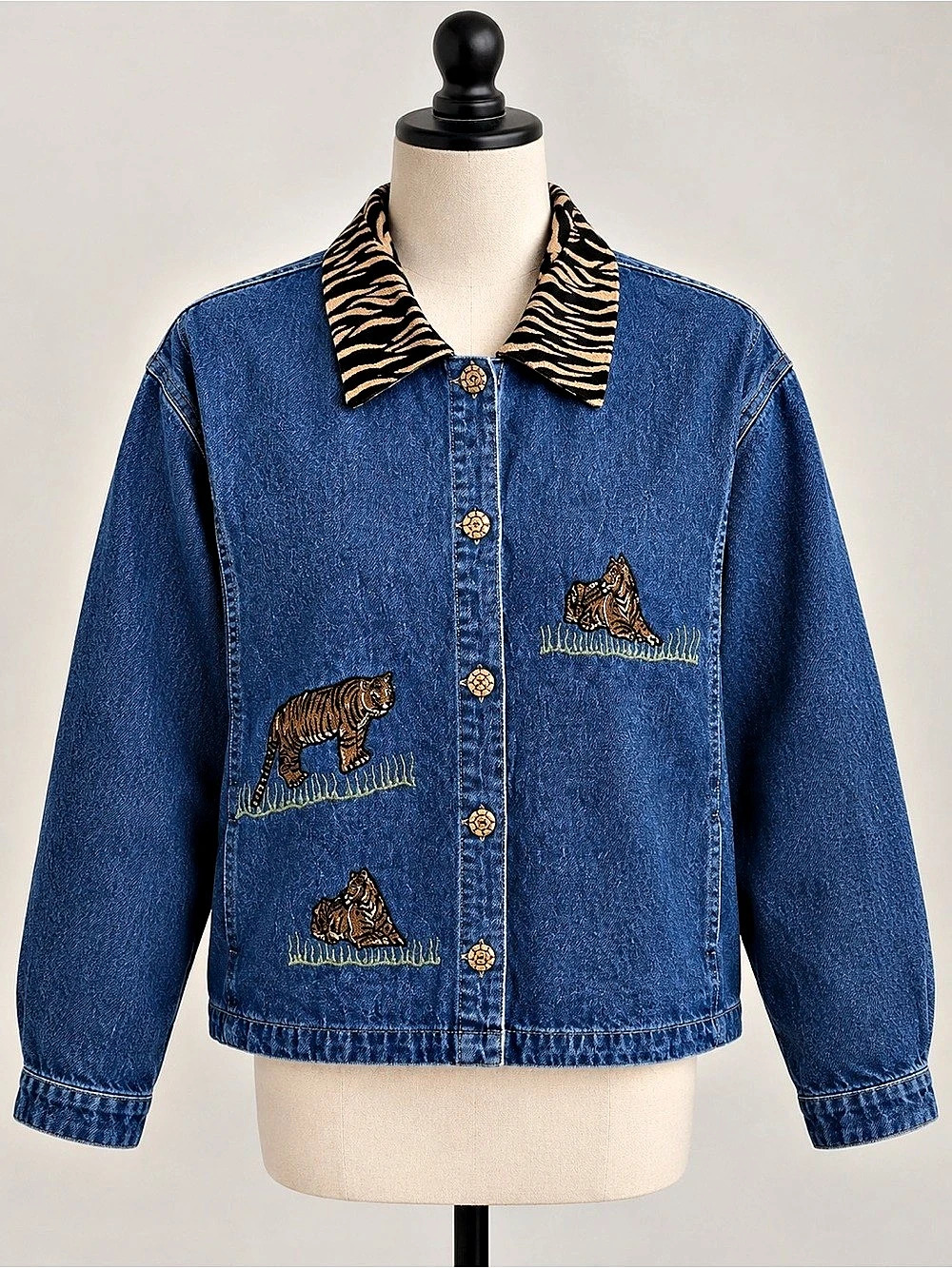 Vintage 1990s Tantrums denim Tiger Embroidered Jacket Size Medium